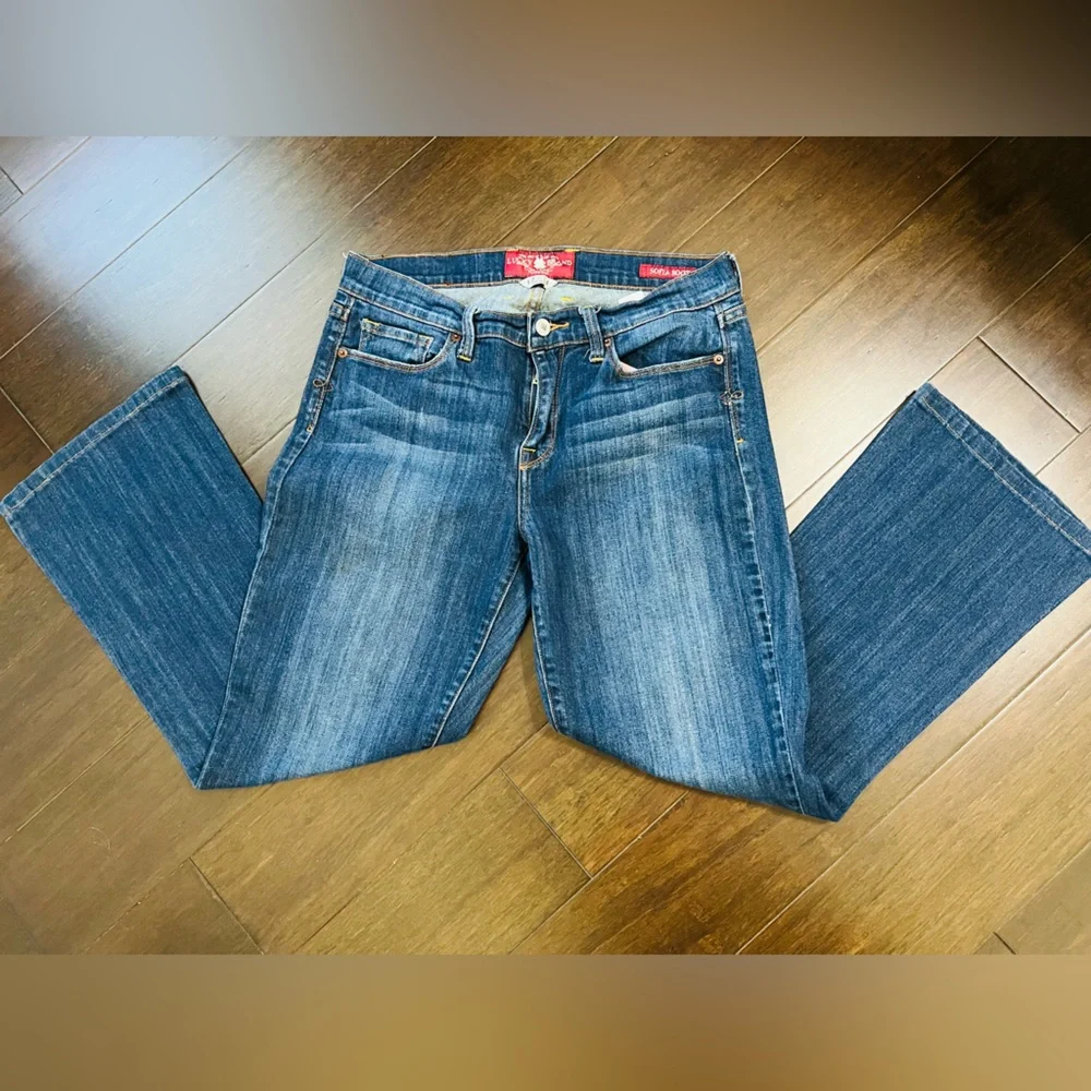 Lucky Brand SofΓa Bootcut Jeans Size 12/31 - Picture 2 of 10